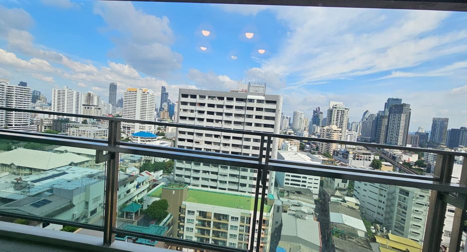 À louer 3 chambres condo à Khlong Toei, Bangkok