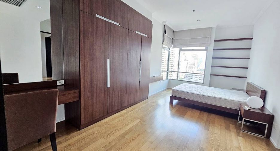 À louer 3 chambres condo à Khlong Toei, Bangkok