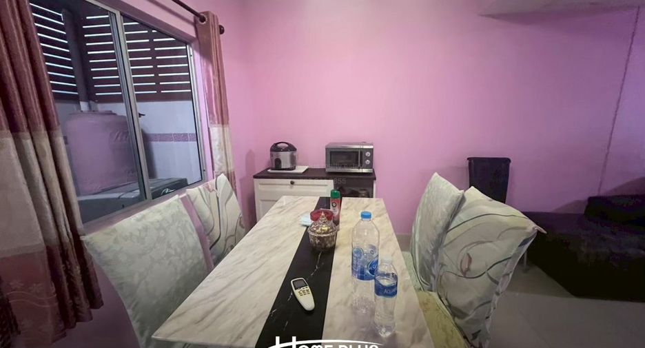 Reihenhaus zum Kauf mit 3 Zimmer in Khlong Sam Wa, Bangkok