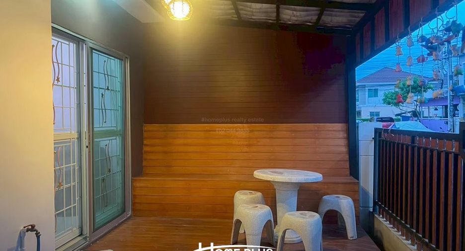 Reihenhaus zum Kauf mit 3 Zimmer in Khlong Sam Wa, Bangkok