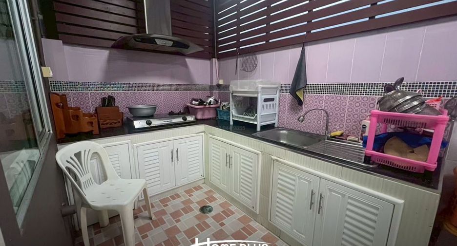 Reihenhaus zum Kauf mit 3 Zimmer in Khlong Sam Wa, Bangkok