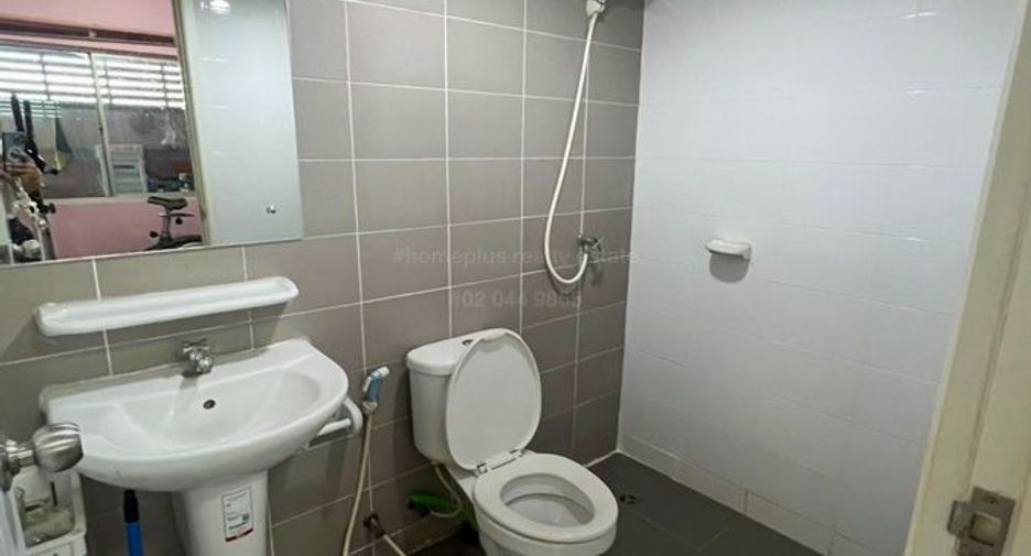 Reihenhaus zum Kauf mit 3 Zimmer in Khlong Sam Wa, Bangkok