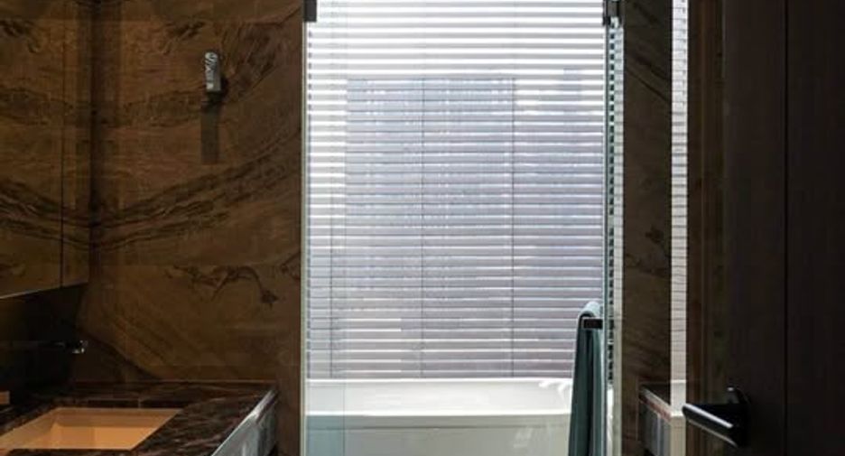 For sale 3 bedrooms condo in Khlong Toei, Bangkok