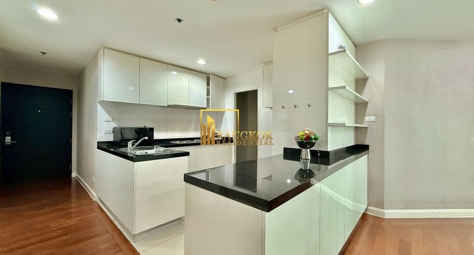 For rent 2 bedrooms condo in Huai Khwang, Bangkok