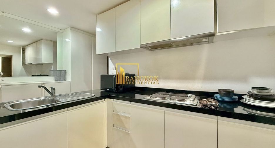 For rent 2 bedrooms condo in Huai Khwang, Bangkok