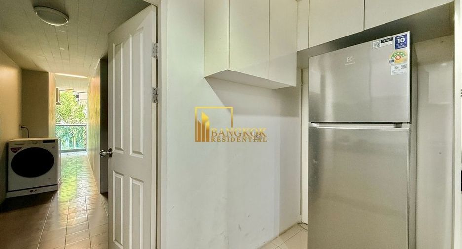 For rent 2 bedrooms condo in Huai Khwang, Bangkok