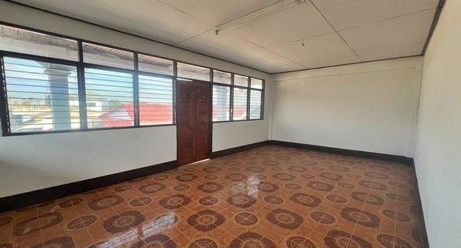 À vendre 1 chambre local commercial à Chok Chai, Nakhon Ratchasima