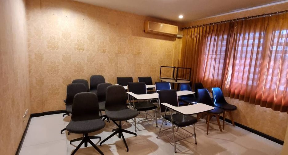 Reihenhaus zum Kauf mit 3 Zimmer in Bang Kho Laem, Bangkok
