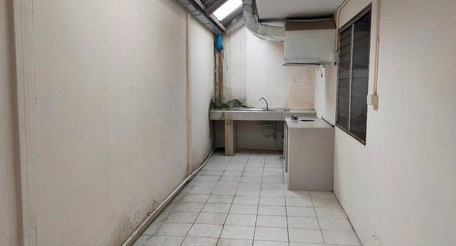 À vendre 1 chambre local commercial à Chok Chai, Nakhon Ratchasima