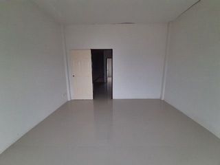 À vendre 1 chambre local commercial à Nong Bua Daeng, Chaiyaphum