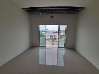 À vendre 1 chambre local commercial à Nong Bua Daeng, Chaiyaphum