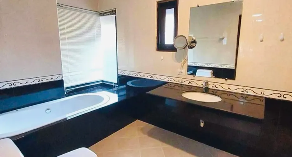 For rent 4 bedrooms villa in Hang Dong, Chiang Mai