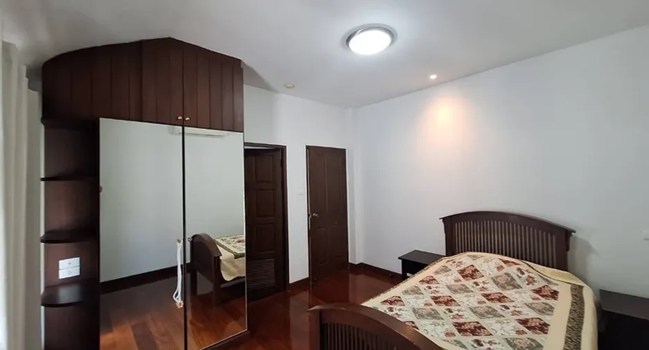 For rent 4 bedrooms villa in Hang Dong, Chiang Mai