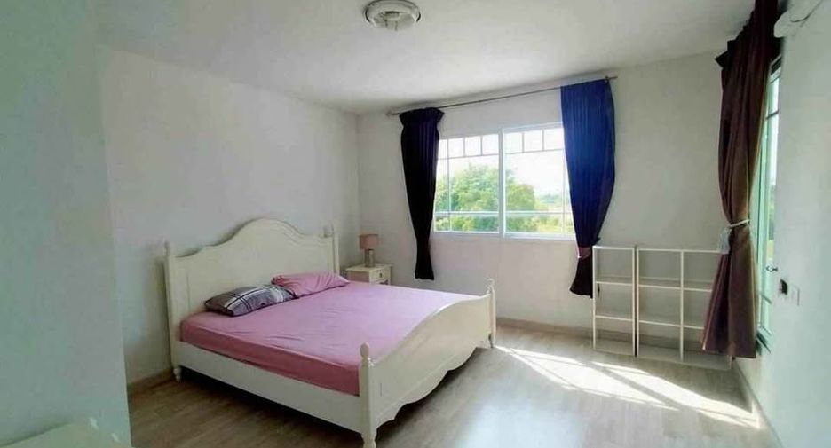 For rent 3 bedrooms townhouse in Huay Yai, Pattaya