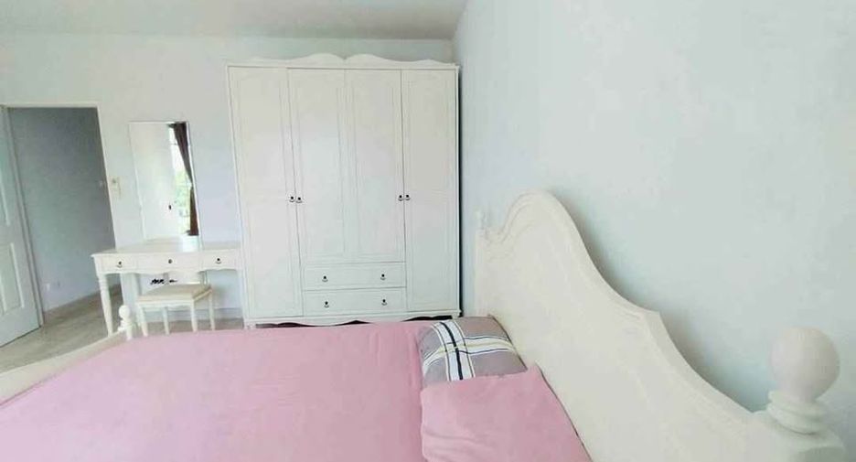 For rent 3 bedrooms townhouse in Huay Yai, Pattaya