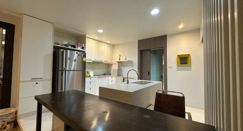 For sale 2 bedrooms condo in Chatuchak, Bangkok