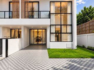 For rent 4 bedrooms townhouse in Bang Lamung, Chonburi
