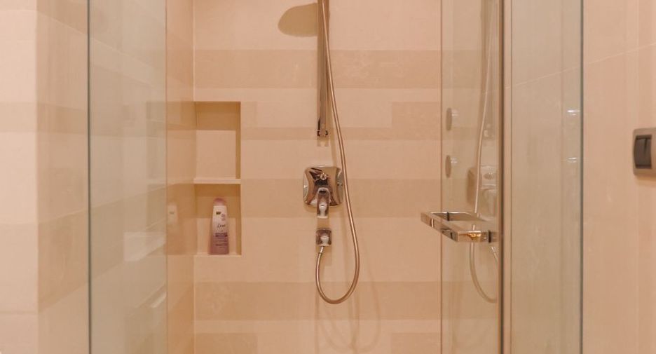 For sale 2 ベッドルーム condo in Khlong Toei, Bangkok