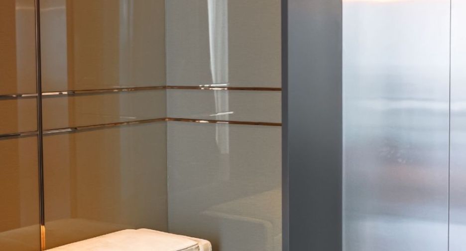 For sale 2 ベッドルーム condo in Khlong Toei, Bangkok