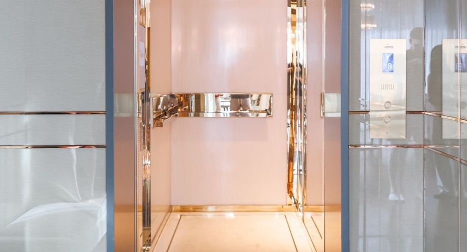 For sale 2 ベッドルーム condo in Khlong Toei, Bangkok