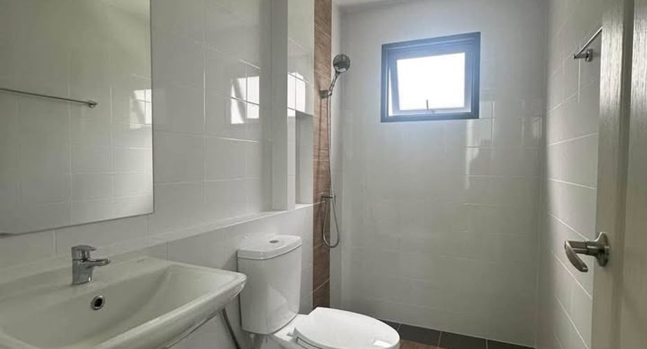 Haus zur Miete mit 3 Zimmer in Bang Phli, Samut Prakan