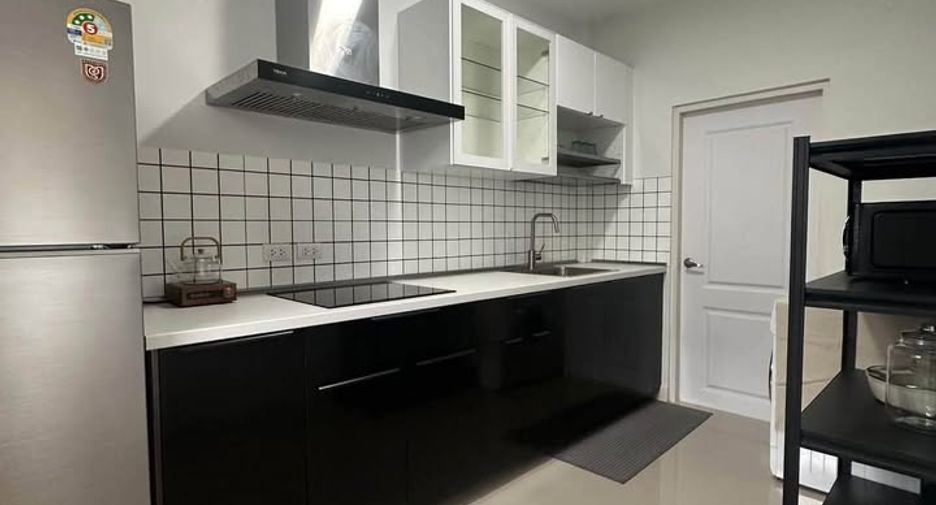 Haus zur Miete mit 3 Zimmer in Bang Phli, Samut Prakan