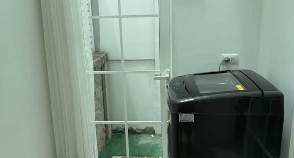 Haus zur Miete mit 4 Zimmer in Bang Phli, Samut Prakan