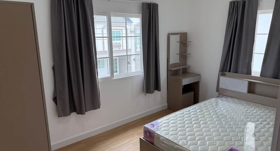 Haus zur Miete mit 4 Zimmer in Bang Phli, Samut Prakan