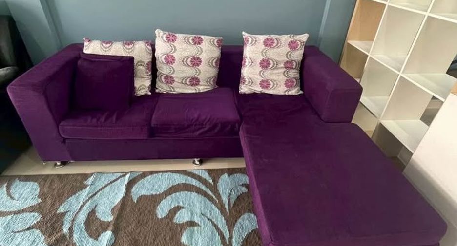 For rent 3 bedrooms townhouse in Wang Thonglang, Bangkok