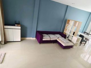 For rent 3 bedrooms townhouse in Wang Thonglang, Bangkok