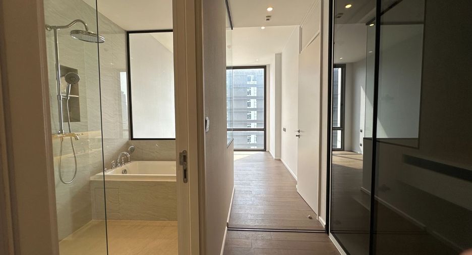 For sale 1 bed condo in Pathum Wan, Bangkok