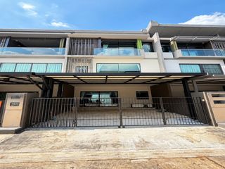 Reihenhaus zum Kauf mit 3 Zimmer in Lat Phrao, Bangkok