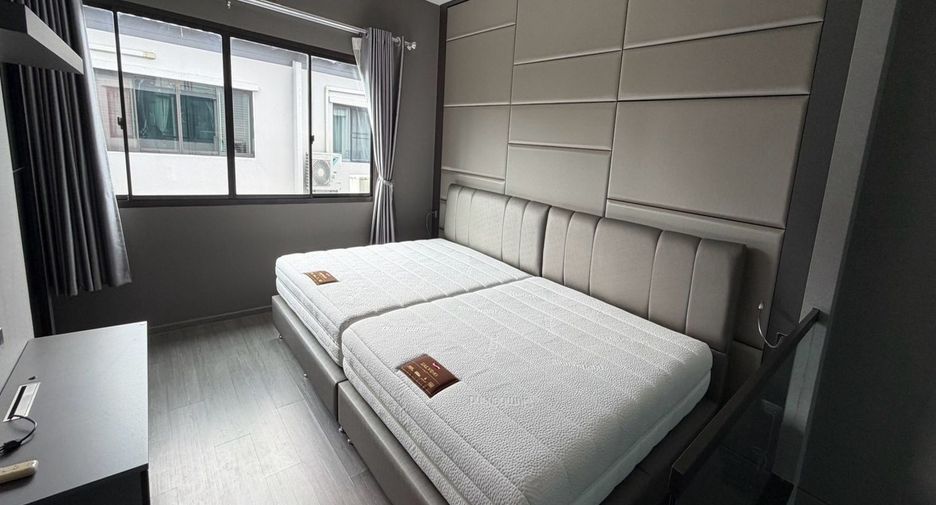 Reihenhaus zum Kauf mit 3 Zimmer in Lat Phrao, Bangkok