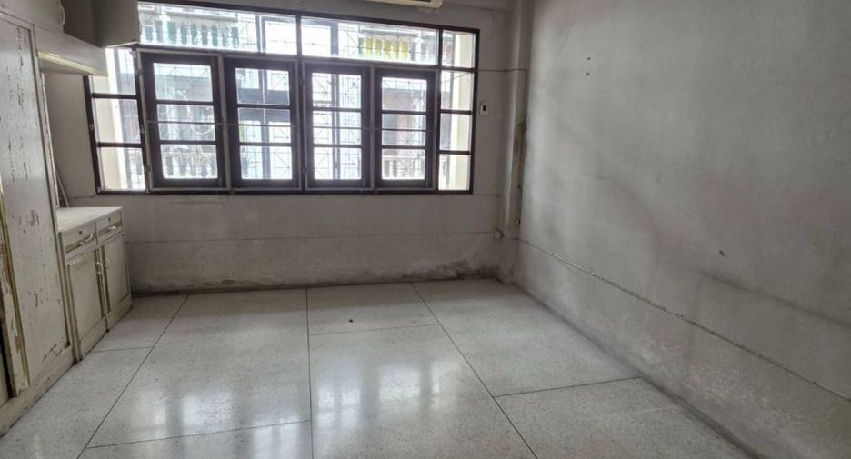 Local comercial en venta de 2 habitaciones en Bueng Kum, Bangkok