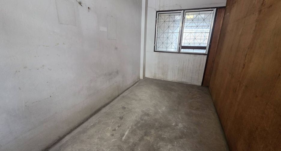 Local comercial en venta de 2 habitaciones en Bueng Kum, Bangkok