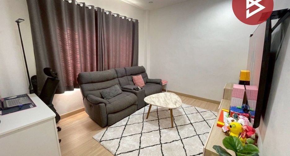 À vendre 3 chambres maison de ville à Wang Thong, Phitsanulok