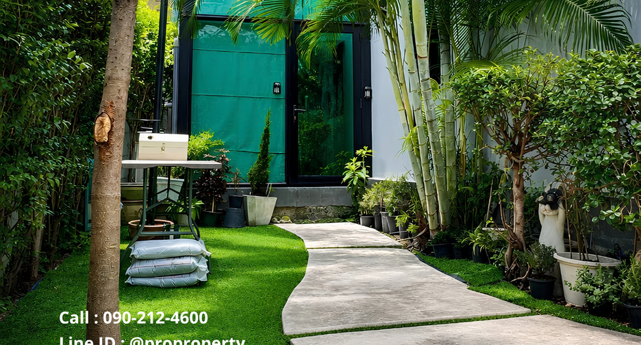 For rent 2 bedrooms townhouse in Lat Krabang, Bangkok