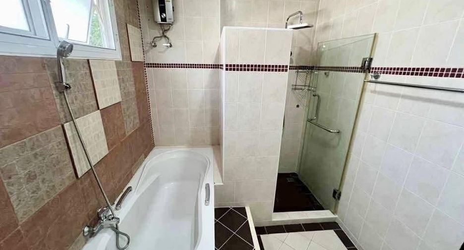 For rent 3 bedrooms house in Bang Lamung, Chonburi