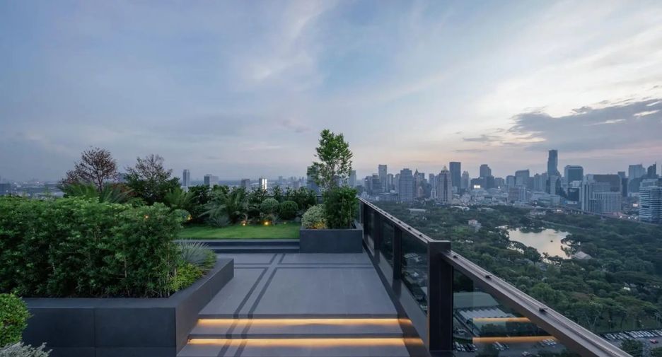 For sale 2 bedrooms condo in Pathum Wan, Bangkok