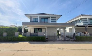 For sale 4 bedrooms house in Si Racha, Chonburi