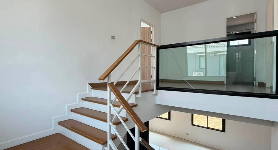 For sale 4 bedrooms house in Si Racha, Chonburi