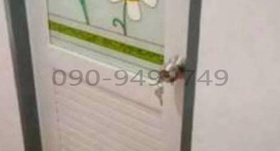 For rent 4 bedrooms townhouse in Bang Kapi, Bangkok