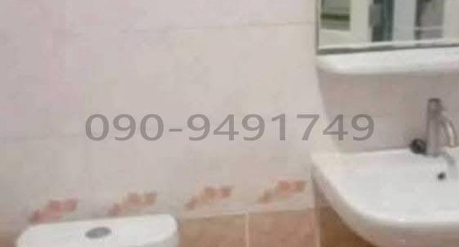 For rent 4 bedrooms townhouse in Bang Kapi, Bangkok