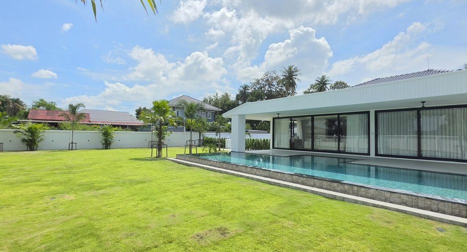 Casa en venta de 5 habitaciones en Bang Lamung, Chonburi