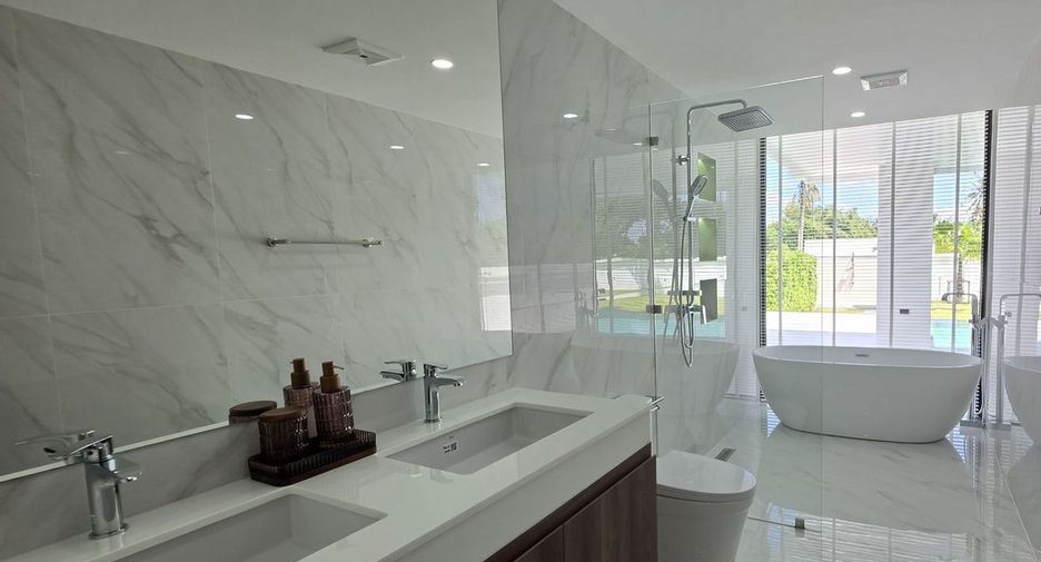 Casa en venta de 5 habitaciones en Bang Lamung, Chonburi