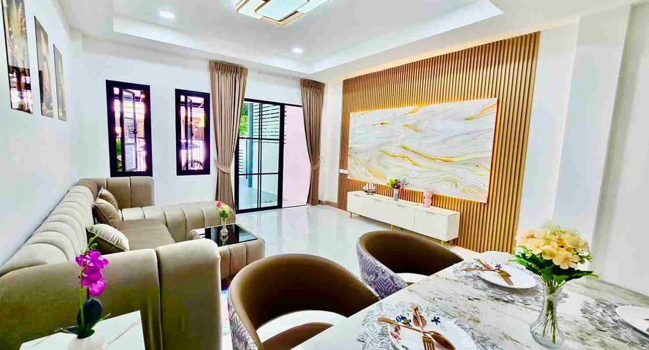 Casa adosada en venta de 6 habitaciones en Wang Thonglang, Bangkok