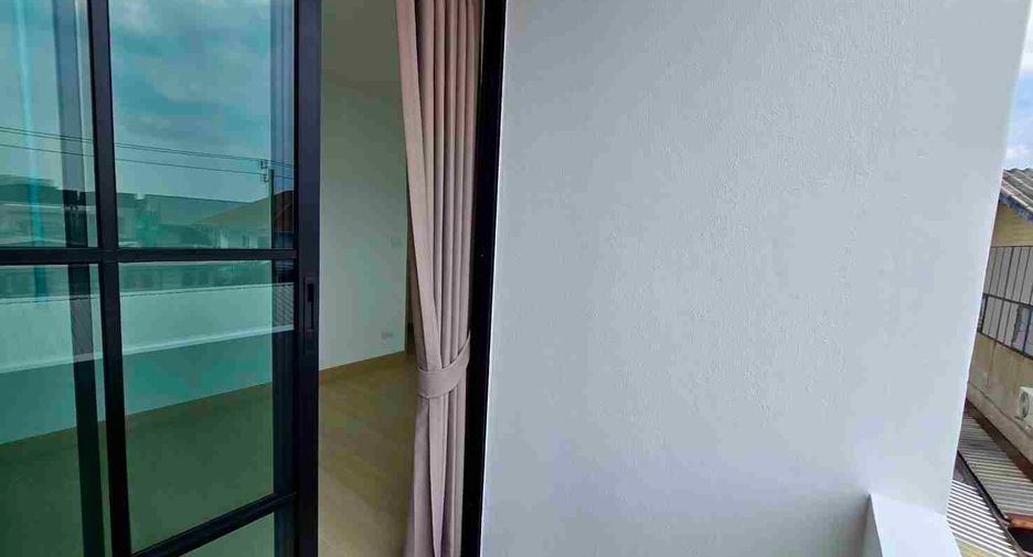 Casa adosada en venta de 6 habitaciones en Wang Thonglang, Bangkok