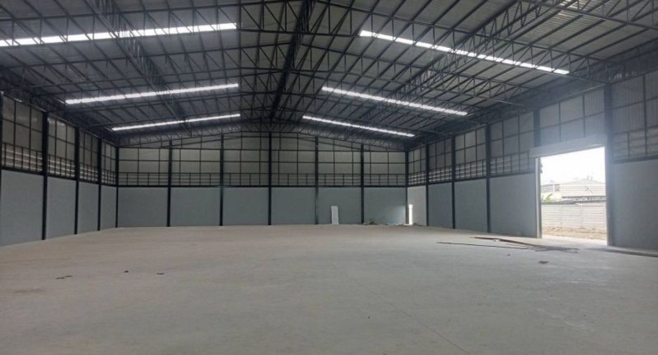 For sale 4 bedrooms warehouse in Mueang Samut Sakhon, Samut Sakhon
