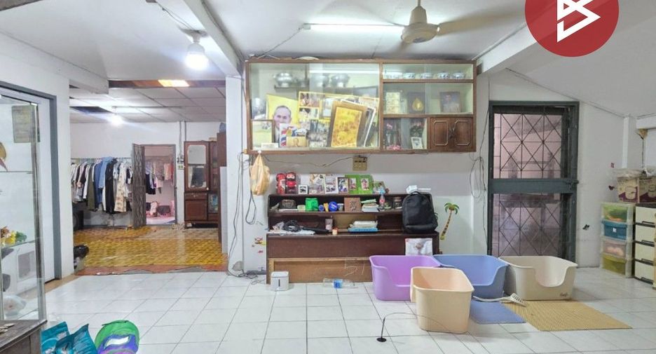 Casa en venta de 3 habitaciones en Khlong Toei, Bangkok
