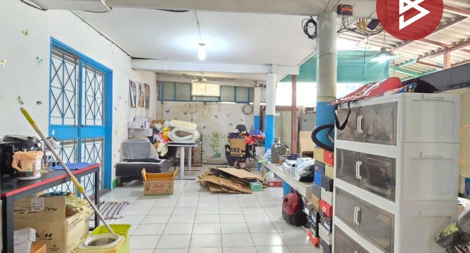 Casa en venta de 3 habitaciones en Khlong Toei, Bangkok